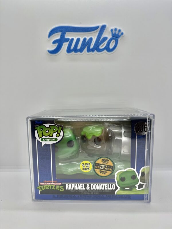 TMN Turtles Raphael & Donatello 336 Glow NFT 999 Pcs